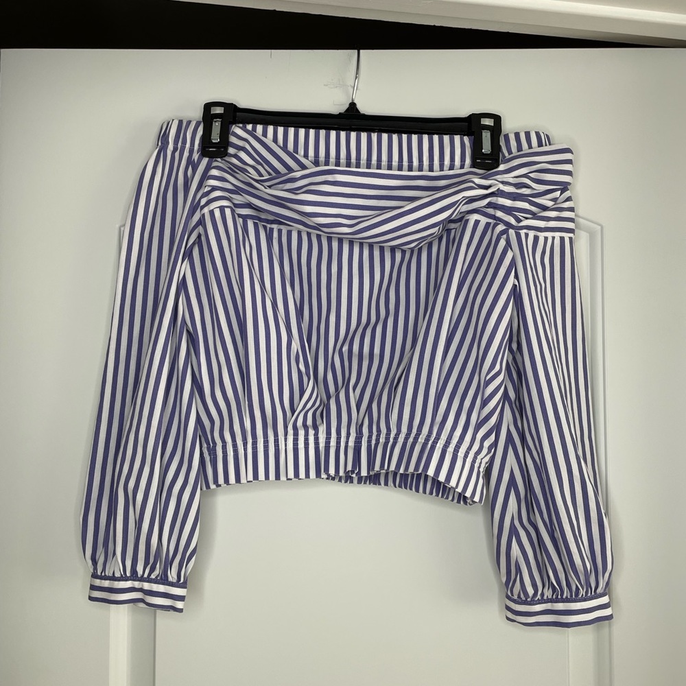 Off the shoulders striped top. Size small. Great condition.